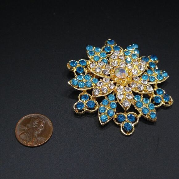 Gold Tone Flower Brooch Pendant Blue Clear Rhinestones Aurora Borealis Center - Picture 5 of 8
